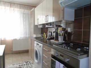 Eladó 41 m²-estársasházi lakás Szolnok, Szántó körút: 28'000'000 Ft