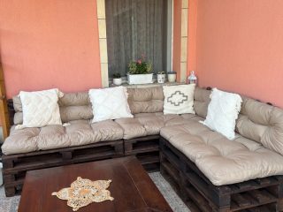 Eladó 250 m²-escsaládi ház Taksony, Dunaparti: 349'900'000 Ft