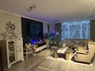 Eladó 250 m²-escsaládi ház Taksony, Dunaparti: 349'900'000 Ft