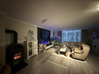 Eladó 250 m²-escsaládi ház Taksony, Dunaparti: 349'900'000 Ft