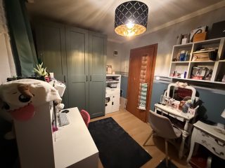 Eladó 250 m²-escsaládi ház Taksony, Dunaparti: 349'900'000 Ft