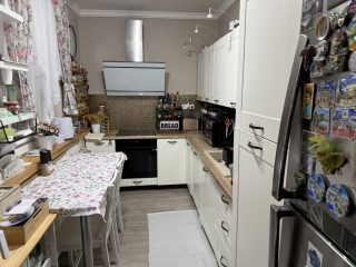 Eladó 250 m²-escsaládi ház Taksony, Dunaparti: 349'900'000 Ft