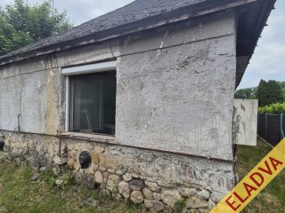 Eladó 61 m²-escsaládi ház Tápióság, Központhoz közeli út: 12'900'000 Ft