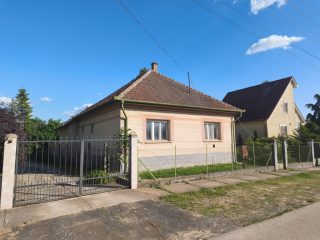 Eladó 80 m²-escsaládi ház Tápiószecső, Munkácsy Mihály utca: 54'900'000 Ft