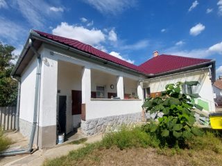 Eladó 92 m²-escsaládi ház Tápiószecső, Vörösmarty utca: 39'900'000 Ft