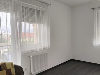 Kiadó 69 m²-estársasházi lakás Tárnok, Dózsa György út: 200'000 Ft