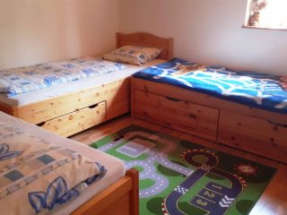 Eladó 120 m²-escsaládi ház Tass, Dunapart utca: 150'000'000 Ft