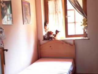 Eladó 120 m²-escsaládi ház Tass, Dunapart utca: 150'000'000 Ft