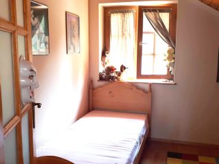 Eladó 120 m²-escsaládi ház Tass, Dunapart utca: 150'000'000 Ft