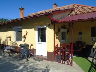 Eladó 53 m²-escsaládi ház Tiszaalpár, Arany János utca: 14'900'000 Ft