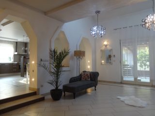 Eladó 195 m²-escsaládi ház Tiszakécske, Bajza utca: 104'500'000 Ft