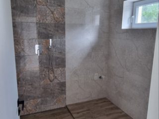 Eladó 95 m²-escsaládi ház Tiszakécske, Dr. Tóth Géza utca: 61'750'000 Ft