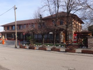 Eladó 880 m²-esegyéb vendéglátó egység Tiszakécske, Erkel Fasor utca: 680'000'000 Ft