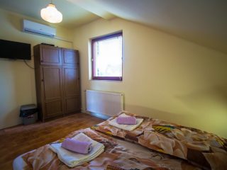 Eladó 480 m²-esüdülő Tiszakécske, Fürdő utca: 79'900'000 Ft
