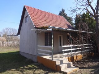 Eladó 42 m²-esüdülő Tiszakécske, Fürdő utca: 24'800'000 Ft