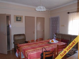 Eladó 70 m²-escsaládi ház Tiszakécske, Gábor Áron utca: 46'900'000 Ft