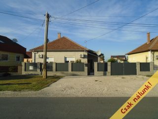 Eladó 134 m²-escsaládi ház Tiszakécske, Hősök útja: 59'900'000 Ft