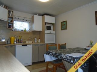 Eladó 134 m²-escsaládi ház Tiszakécske, Hősök útja: 59'900'000 Ft