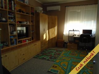 Eladó 134 m²-escsaládi ház Tiszakécske, Hősök útja: 59'900'000 Ft