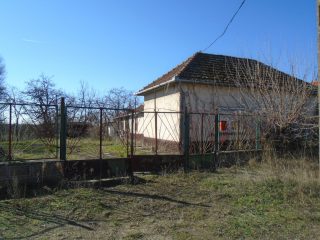 Eladó 90 m²-escsaládi ház Tiszakécske, Kerekdomb utca: 19'900'000 Ft