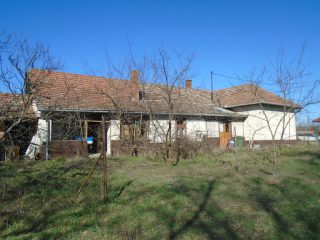 Eladó 90 m²-escsaládi ház Tiszakécske, Kerekdomb utca: 19'900'000 Ft