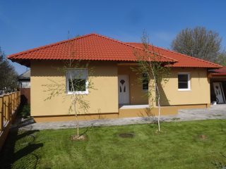 Eladó 75 m²-escsaládi ház Tiszakécske, Kőrösi utca: 67'900'000 Ft