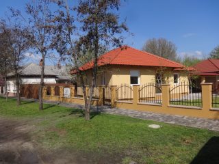 Eladó 75 m²-escsaládi ház Tiszakécske, Kőrösi utca: 63'800'000 Ft