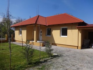 Eladó 75 m²-escsaládi ház Tiszakécske, Kőrösi utca: 63'800'000 Ft