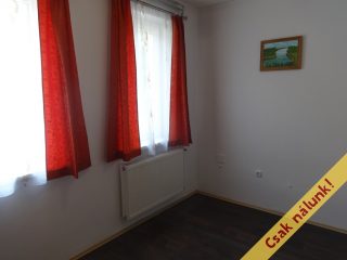 Eladó 250 m²-escsaládi ház Tiszakécske, Kossuth Lajos utca: 85'000'000 Ft