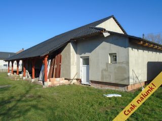 Eladó 146 m²-escsaládi ház Tiszakécske, Rév út: 39'500'000 Ft