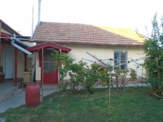 Eladó 120 m²-escsaládi ház Tiszakécske, Táncsics Mihály utca: 52'900'000 Ft