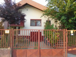 Eladó 173 m²-escsaládi ház Tiszakécske, Városközpont utca: 73'900'000 Ft
