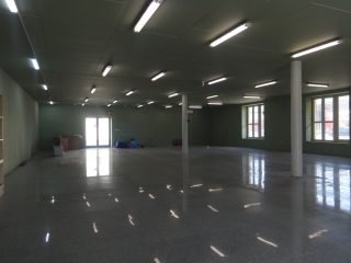 Kiadó 450 m²-esüzlethelyiség utcai bejárattal Tiszakécske, Vízhányó János utca: 800'000 Ft