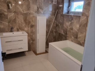 Eladó 115 m²-escsaládi ház Tiszakécske, Wass Albert utca: 67'280'000 Ft