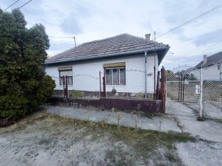 Eladó 100 m²-escsaládi ház Tóalmás, Kossuth Lajos: 42'900'000 Ft
