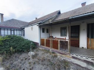 Eladó 100 m²-escsaládi ház Tóalmás, Kossuth Lajos: 42'900'000 Ft
