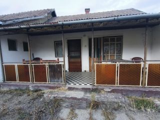 Eladó 100 m²-escsaládi ház Tóalmás, Kossuth Lajos: 42'900'000 Ft