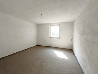 Eladó 360 m²-escsaládi ház Tóalmás, Kossuth Lajos út környéke: 60'000'000 Ft