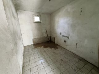 Eladó 360 m²-escsaládi ház Tóalmás, Kossuth Lajos út környéke: 60'000'000 Ft