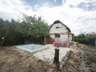 Eladó 145 m²-esüdülő Tóalmás, Peresdűlő: 38'900'000 Ft
