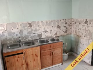 Eladó 50 m²-escsaládi ház Tököl, Aradi utca: 45'000'000 Ft