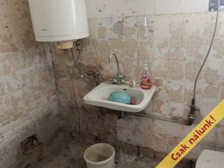 Eladó 50 m²-escsaládi ház Tököl, Aradi utca: 45'000'000 Ft