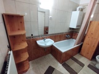 Kiadó 54 m²-estársasházi lakás Tököl, Duna utca: 220'000 Ft