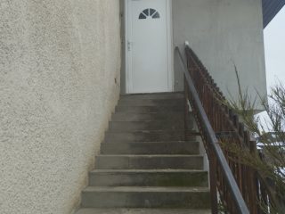 Eladó 98 m²-escsaládi ház Tököl, Főút közeli utca: 109'900'000 Ft