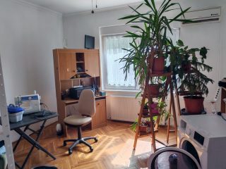 Eladó 98 m²-escsaládi ház Tököl, Főút közeli utca: 109'900'000 Ft