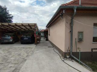 Eladó 80 m²-escsaládi ház Tököl, Főút közeli utca: 78'000'000 Ft