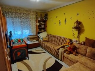Eladó 80 m²-escsaládi ház Tököl, Főút közeli utca: 78'000'000 Ft