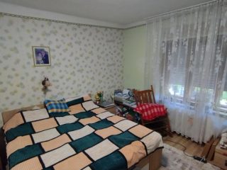 Eladó 80 m²-escsaládi ház Tököl, Főút közeli utca: 78'000'000 Ft