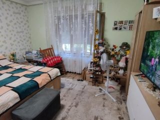 Eladó 80 m²-escsaládi ház Tököl, Főút közeli utca: 78'000'000 Ft