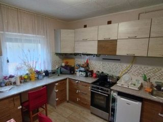 Eladó 80 m²-escsaládi ház Tököl, Főút közeli utca: 78'000'000 Ft